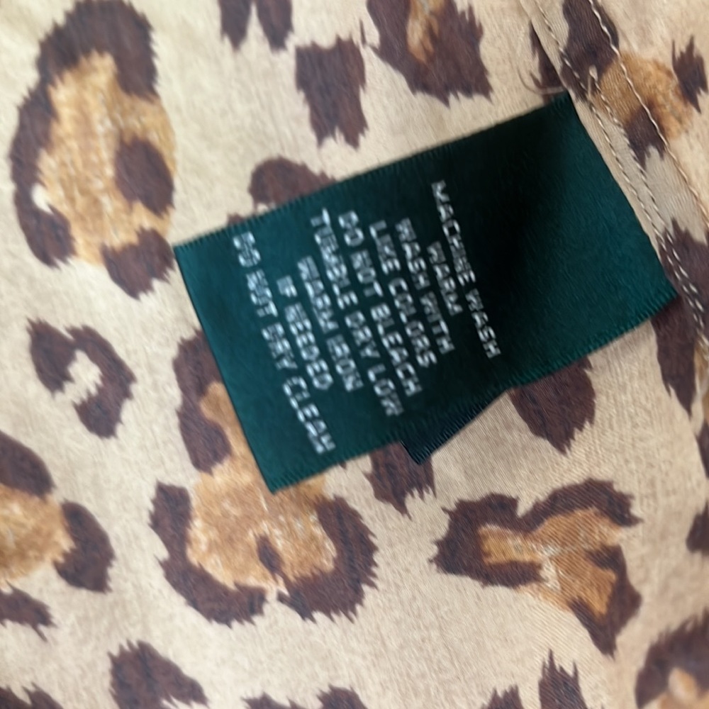 Leopard button up - Picture 2 of 4